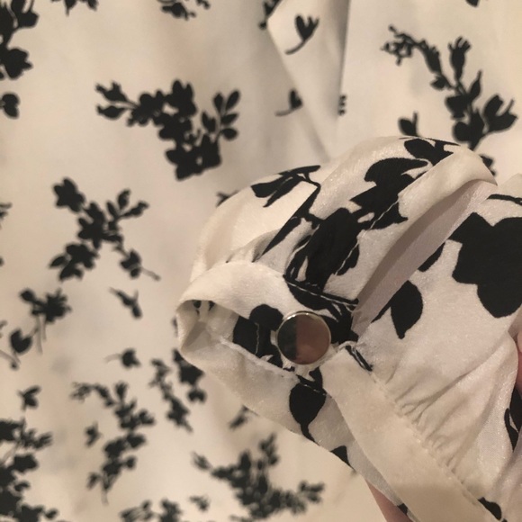 Ivanka Trump - NWOT Floral Blouse - Picture 6 of 9